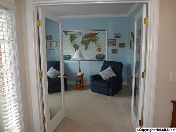5th image of 141 Redcliffe Dr