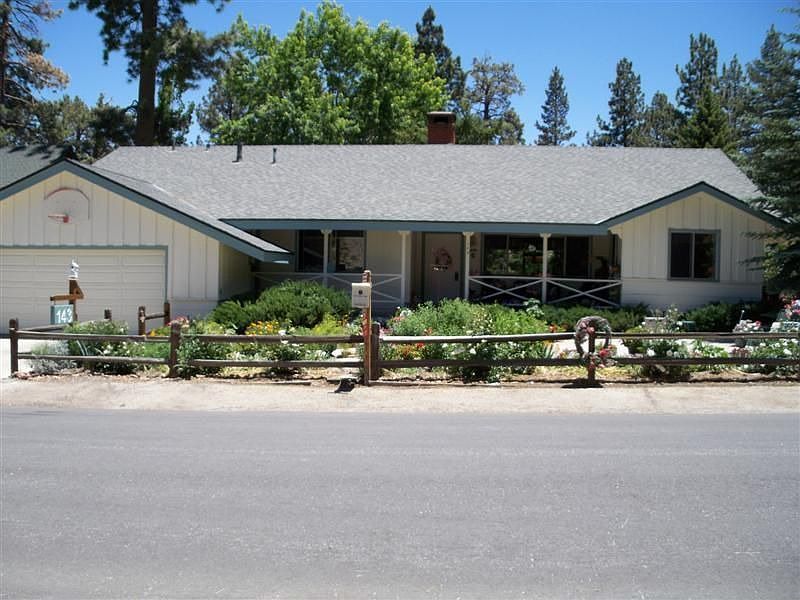 1st image of 143 Finch Dr
