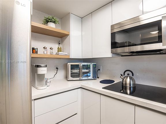2nd image of 2951 S Bayshore Dr #505