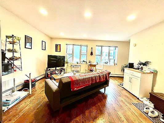 4th image of 477 Lafayette Ave #5