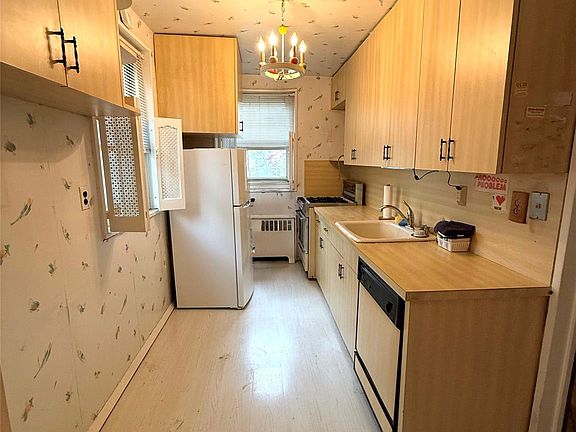 4th image of 25216 63 Avenue #4-1340