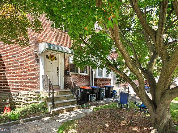 2nd image of 802 E 15th St