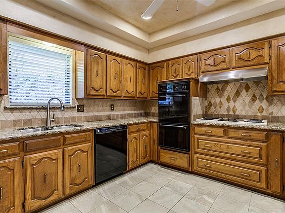 5th image of 6915 Deloache Ave