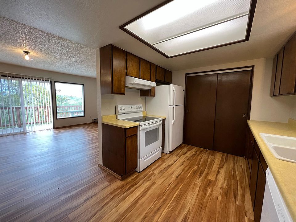 1st image of 440 SE Parkhill Dr #442