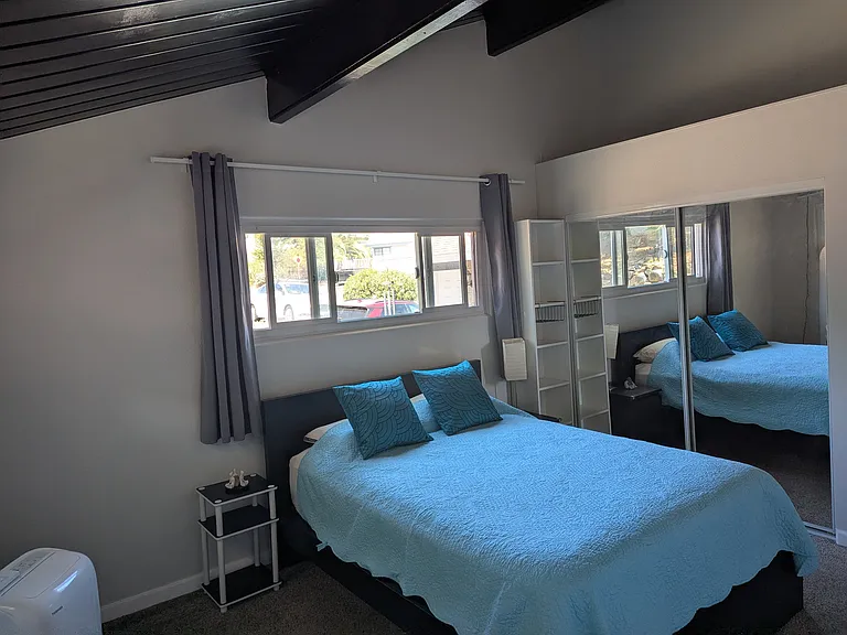 402 Avalon Dr — Photo 2