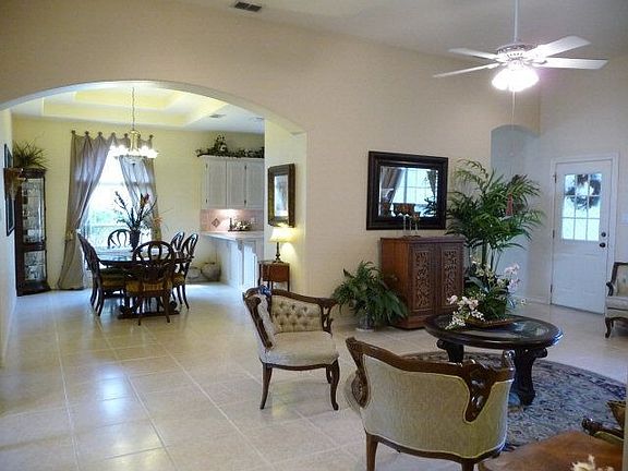 4th image of 2704 Bluebird Ave