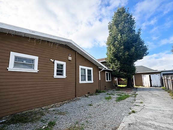 4th image of 3451 Laurel Ave