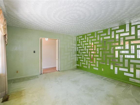 5th image of 6074 Stephenson Ave