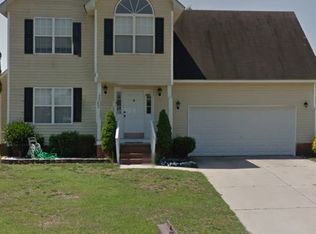 5263 Heather St, Hope Mills, NC 28348