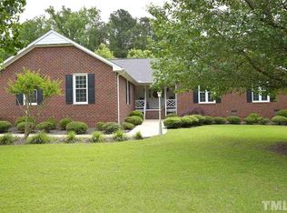 404 Stonebrook Dr, Clayton, NC 27520