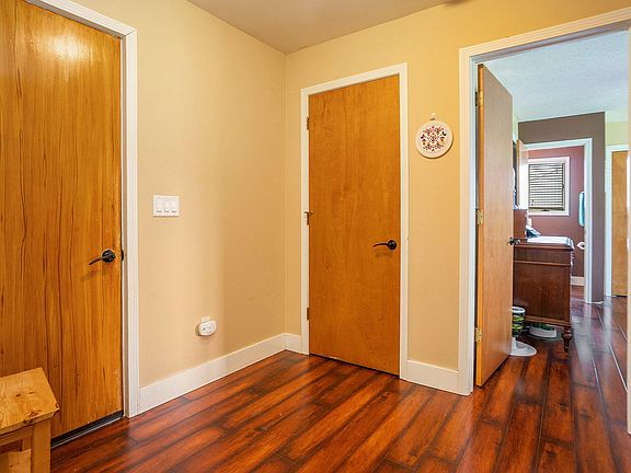2nd image of 614 W 40th St