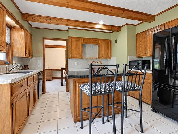 5th image of 4808 NE Pebble Beach St