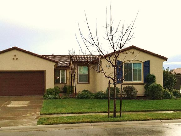 2nd image of 2620 Summerland Way