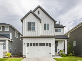 927 W McKenna Rd, Riverton, UT 84065