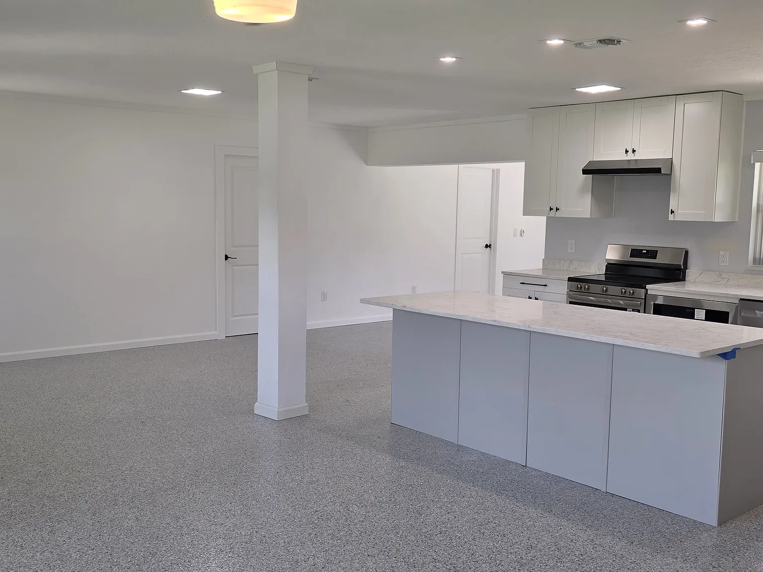 3 bed, 1695 sqft, $4,395 — Photo 4