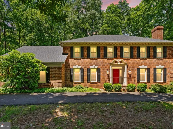 4560 Lynn Forest Dr, Gainesville, VA 20155