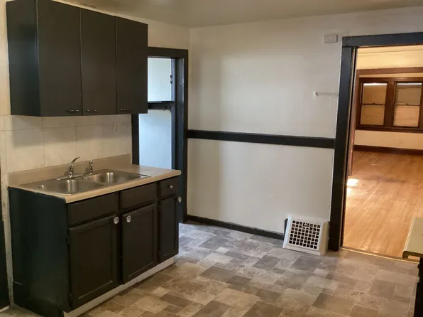 2637 N Holton St, 2637 N Holton St, Milwaukee, WI 53212