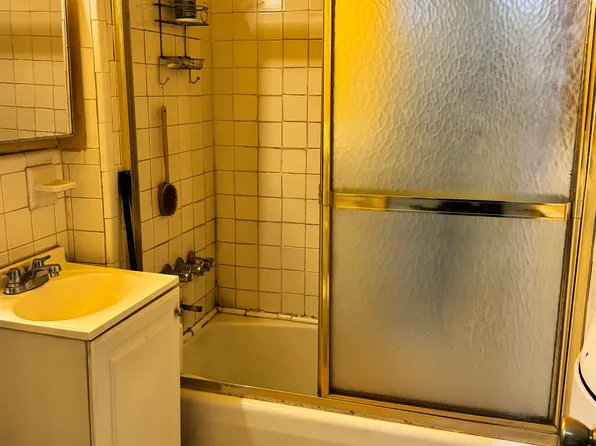 87-46 Chelsea Street image 4 of 13