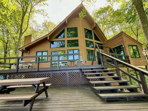 812 High Splendor Rd, Robbinsville, NC 28771