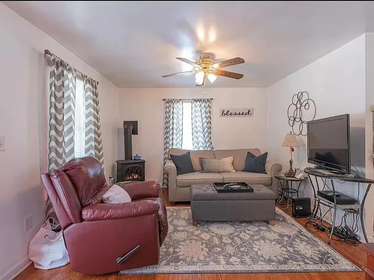 2723 Silas Jackson Ln — Photo 5