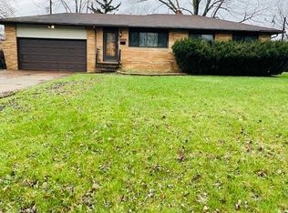 5692 Meadow Ln, Bedford Heights, OH