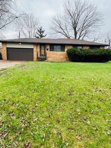 5692 Meadow Ln, Bedford Heights, OH, 44146