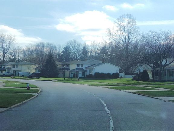 4th image of 416 Riverdale Dr