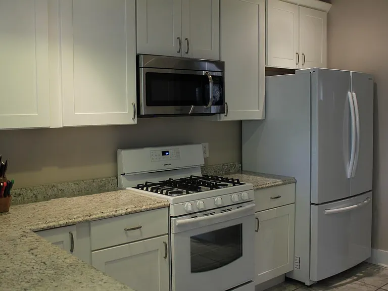 Renovated kitchen, with new Samsung gas stove/oven and new S