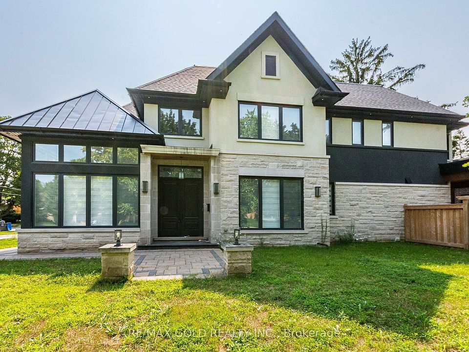 1st image of 550 Vanessa Cres