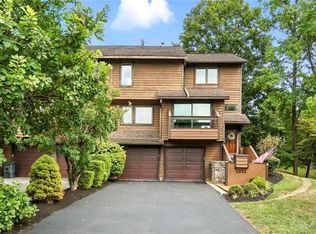 1031 Golfview Dr, Middletown, OH 45042