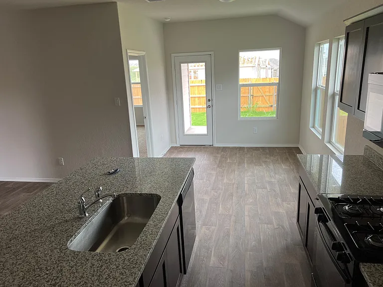 205 Lily Pond Trl — Photo 24