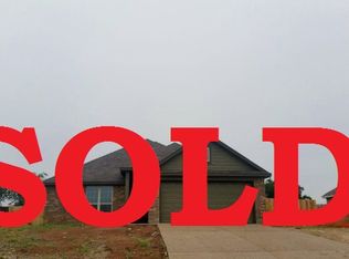 802 Navajo Trl, Mc Gregor, TX 76657