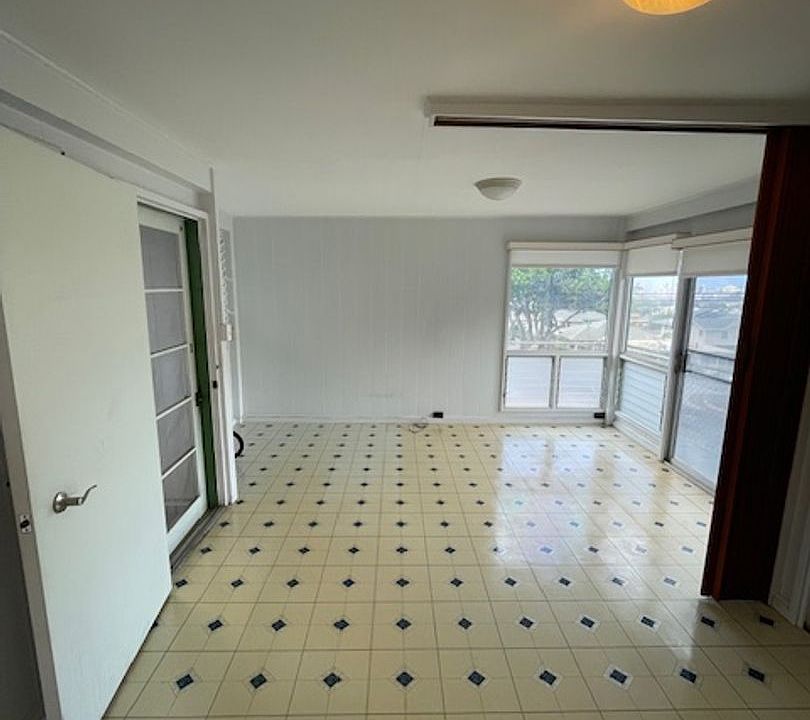 1st image of 1911 10th Ave #A