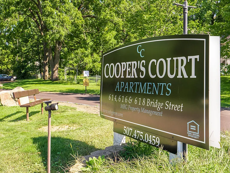Coopers Court — Photo 6