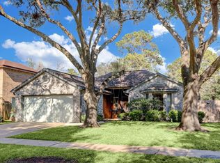 16330 Leamington Ln, Houston, TX 77095