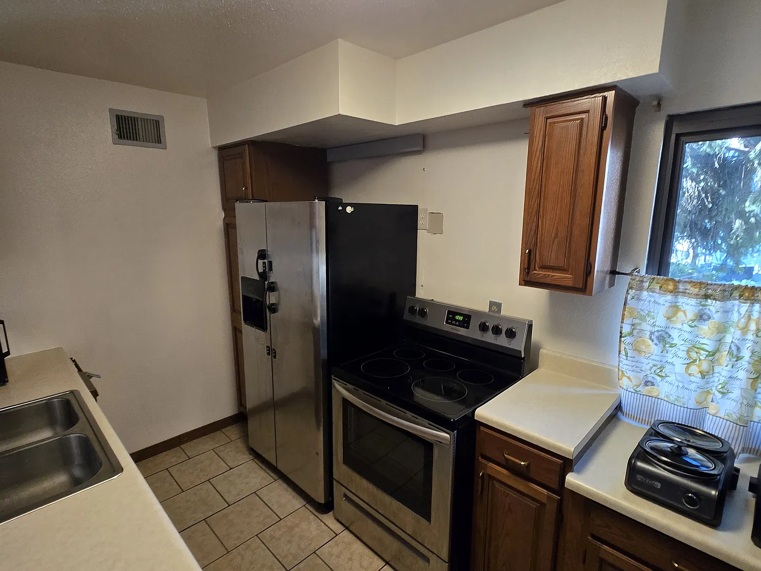 2 bed, 1000 sqft, $1,100 — Photo 3