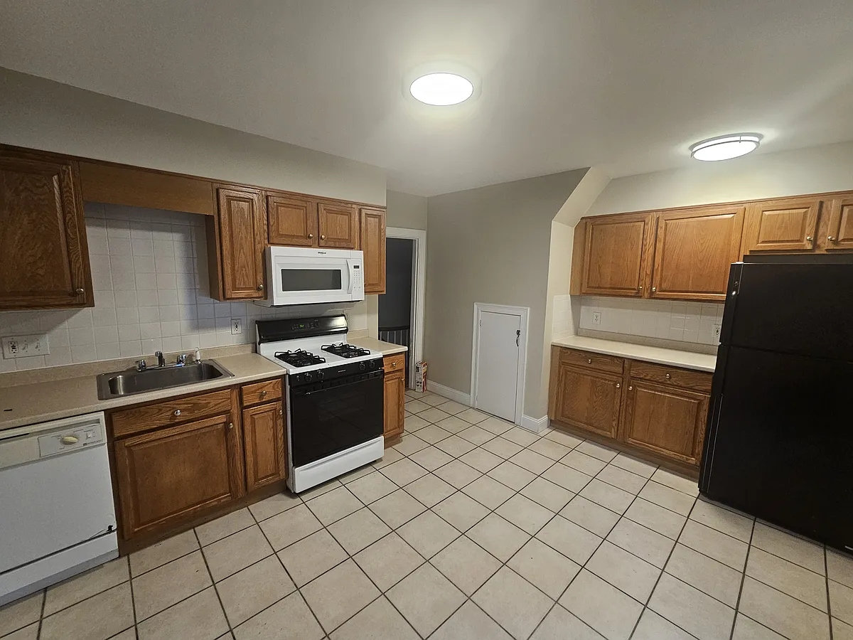 Building Photo - 208 Morrison Ave #2
