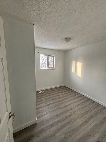 Winnipeg Townhouse for rent - 3 Bedrooms — photo 9