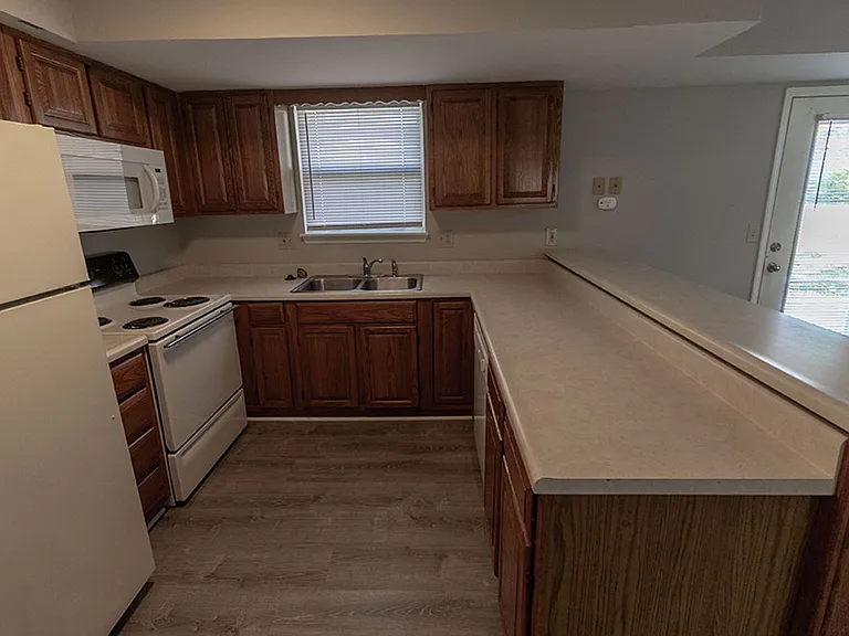 3705 Hermitage Rd — Photo 10