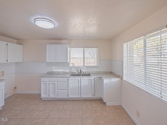 5th image of 213 Carnes Rd