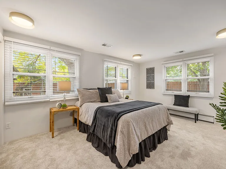 160 Circle Dr — Photo 35