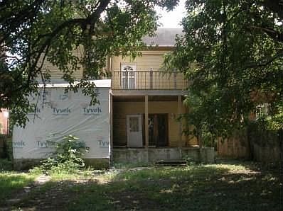 4th image of 1045 W Grand Ave