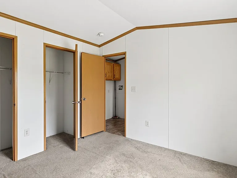 15 W Redwood Ave — Photo 17