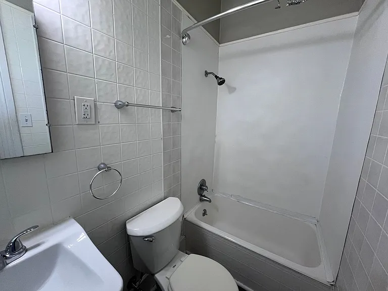01755 - Lafayette 43 — Photo 22