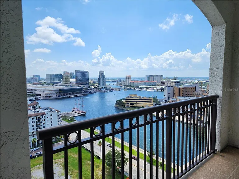345 Bayshore Blvd #P6 — Photo 17