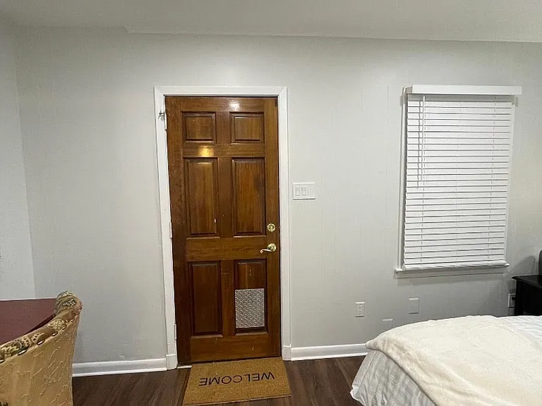 5003 Barnaby Ln #4 — Photo 2