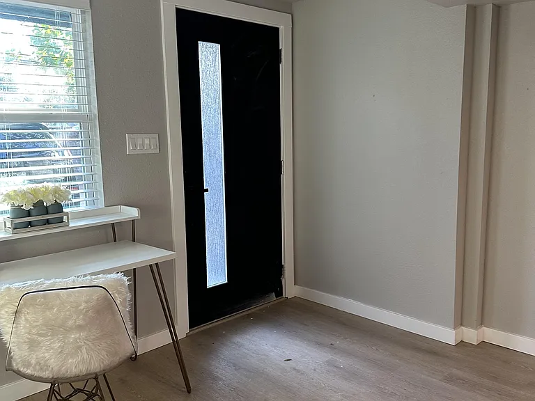 Interior view of front entrance and desk area!