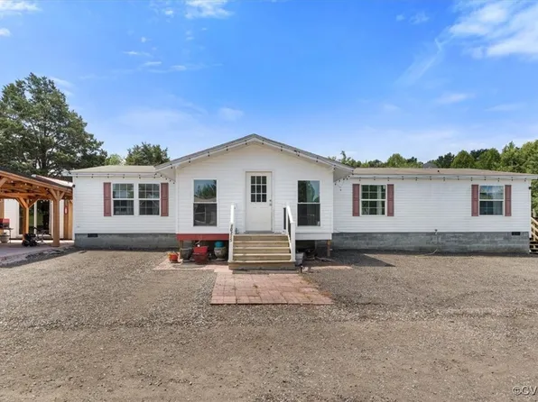10215 Peachtree Ln, Amelia Court House, VA 23002