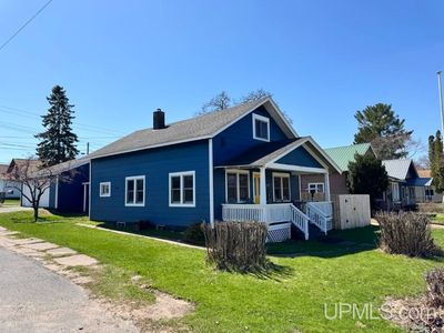 437 N Main St, Lanse, MI, 49946