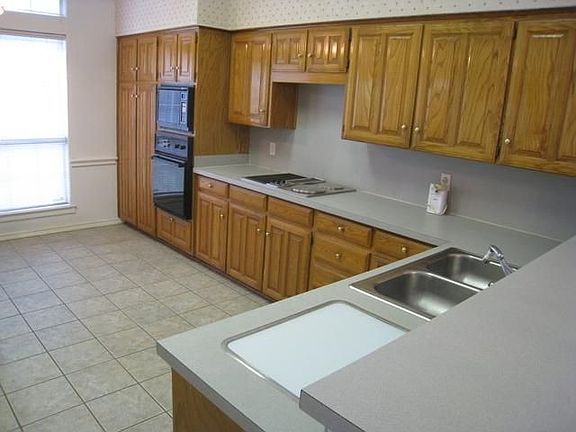 3rd image of 1520 Paula Ln
